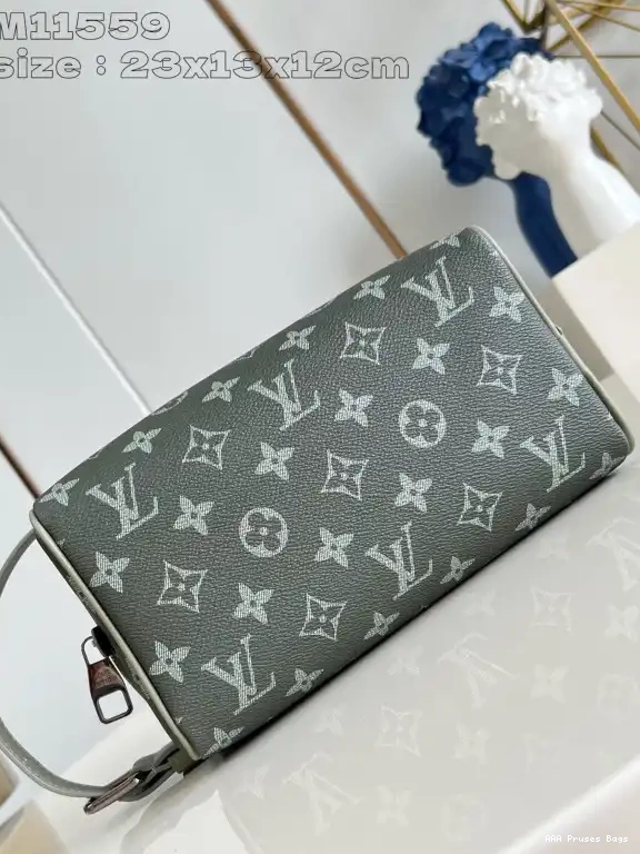 AAA Replica Ru VUITTON DOPP LOCKER KIT LOUIS bag-23*13*12CM 0621